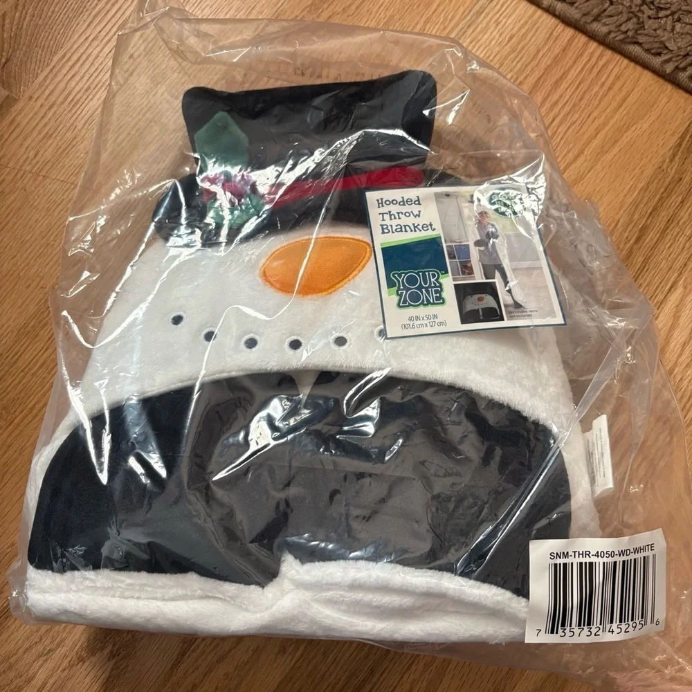 Glow in the Dark Snowman Blanket Hooded NEW Christmas Frosty White